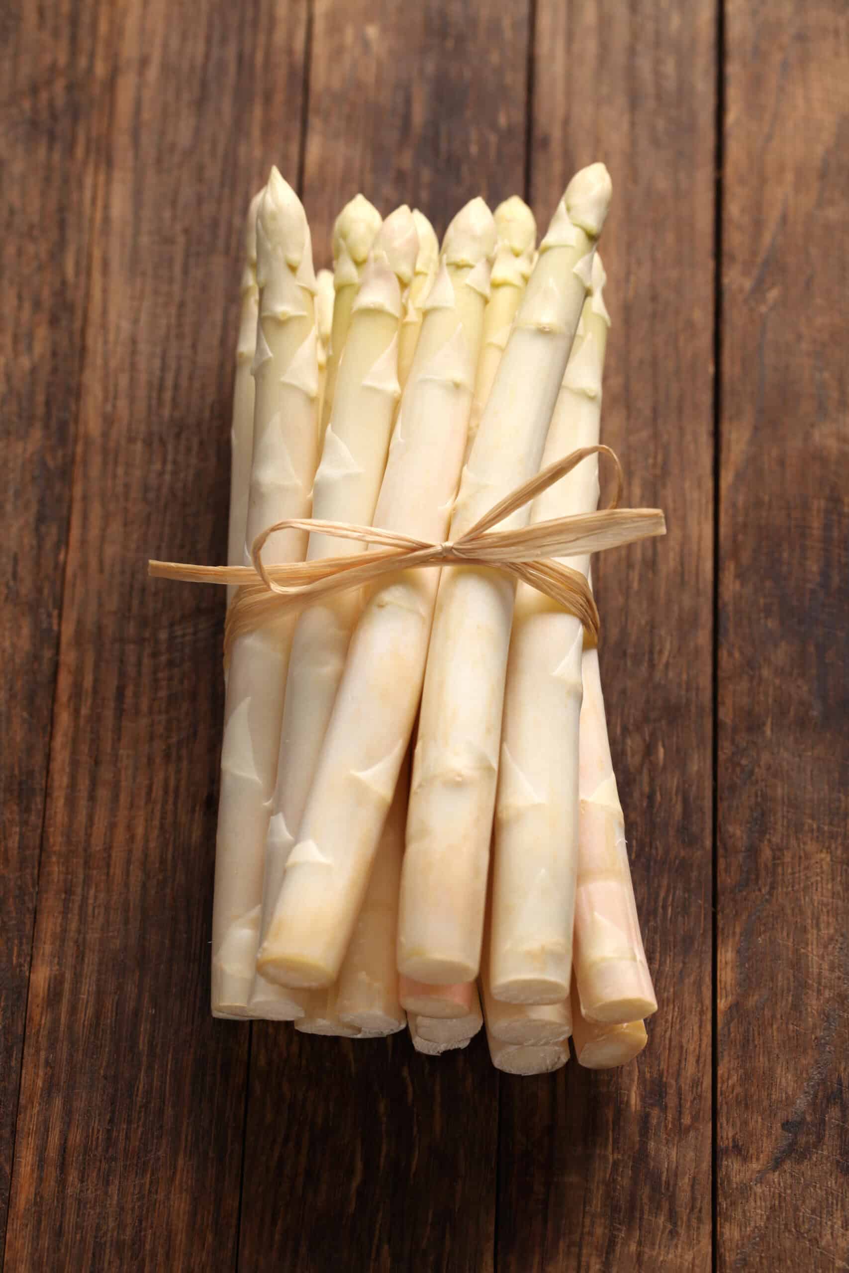 Bunch,Of,White,Asparagus,,Spargel